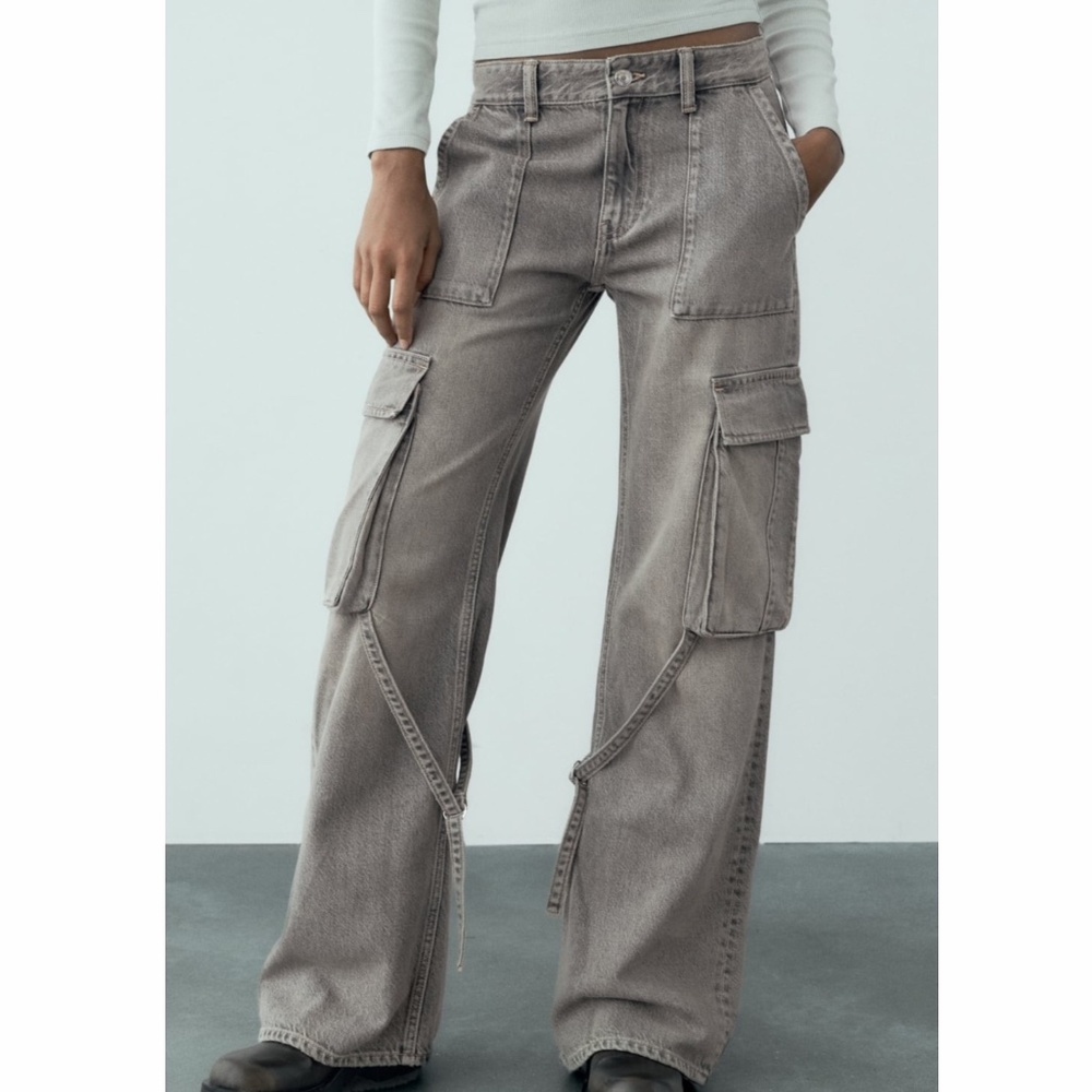 Zara Mid-Rise TRF Cargo Jeans NWT - Size 0 USA